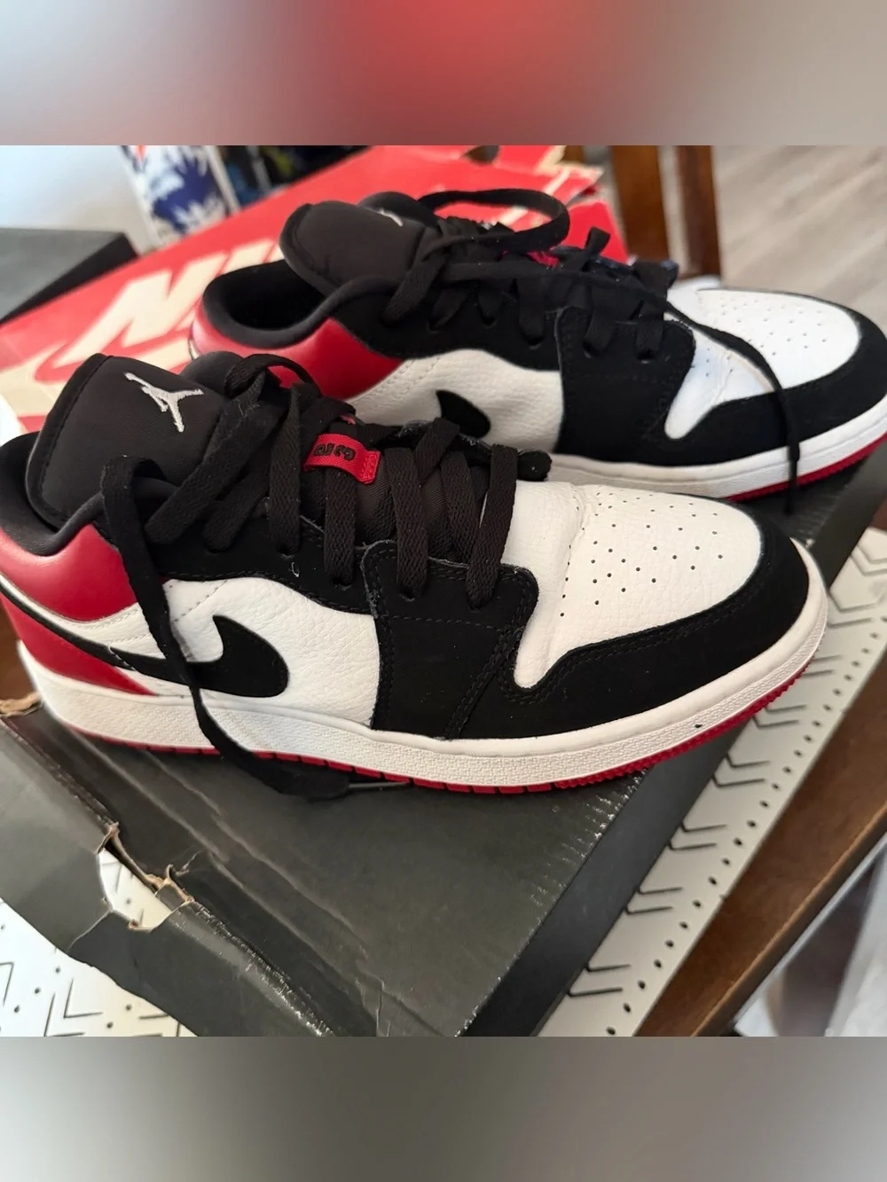 AIR JORDAN 1 LOW (GS) WHITE/BLACK-GYM RED BLANC/ROUGE GYM/NOIR